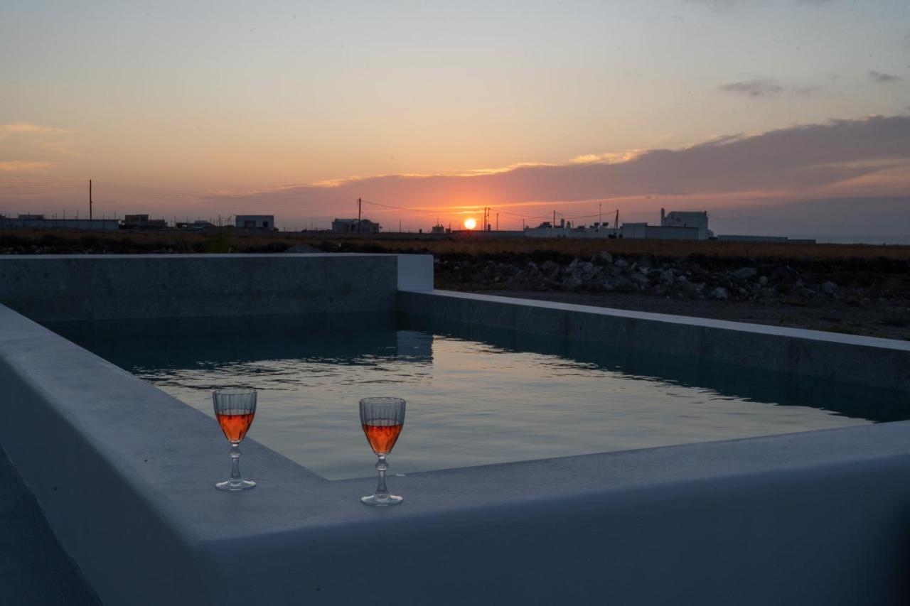 Oia Kissiri - private pool villas Esterno foto